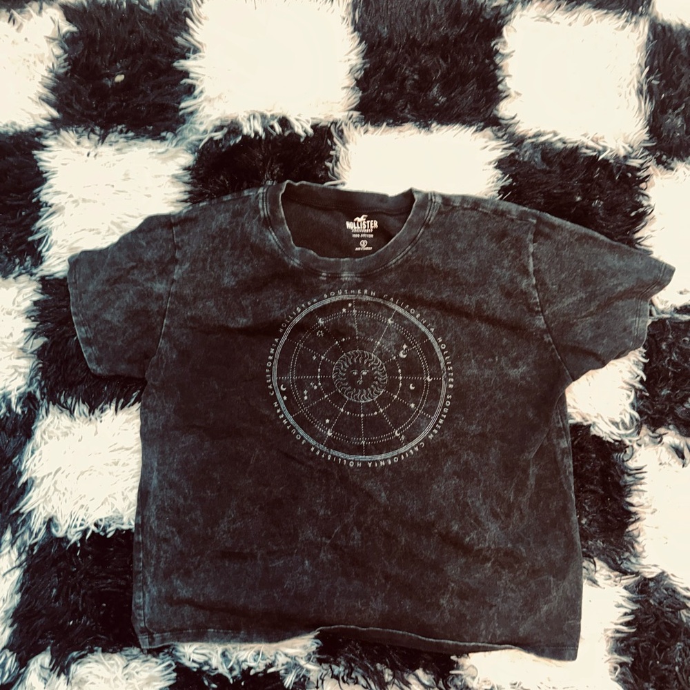 Hollister Black Graphic Tee